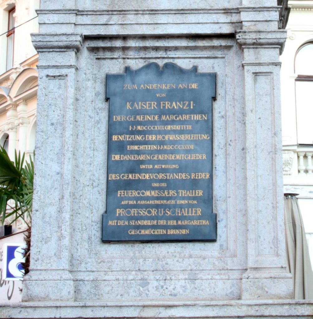 Nördl. Inschriftentafel auf dem Margaretenbrunnen, 1050 Wien, Margaretenplatz, 3.4.2020